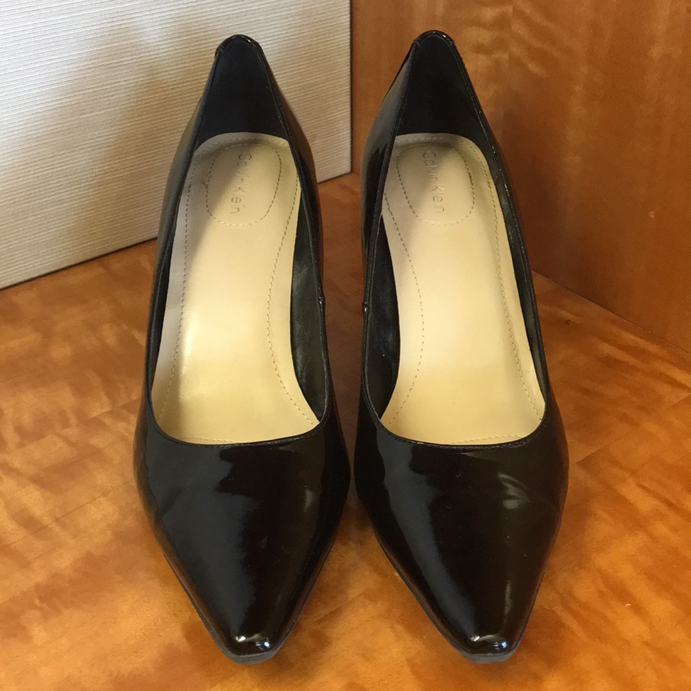 Calvin Klein black patent leather pumps size 8.5